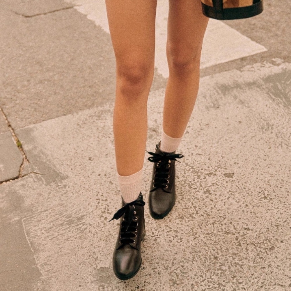 ADORABLE CLASSIC Sezane EUGENIE lace up leather ankle boots SO flattering 38